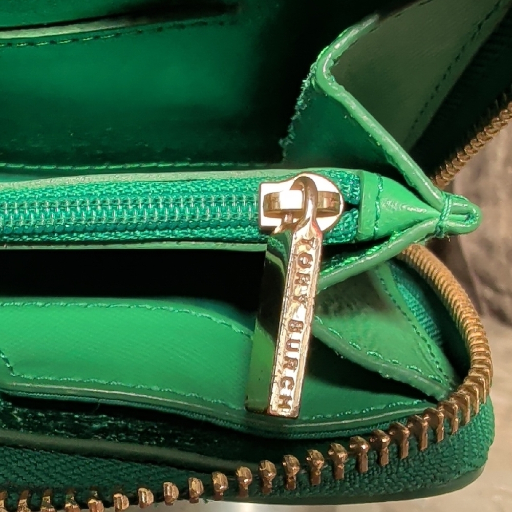 Tory Burch Vibrant Green Zip Wallet - Picture 9 of 10
